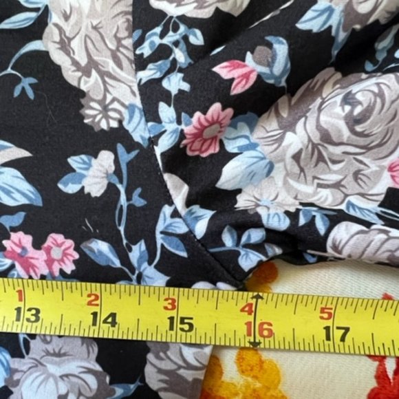 NWT Toms Bodycon Dress Pinks Blues Greys on Black Elegant Floral Size M - Picture 10 of 11